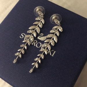 Woman’s earrings